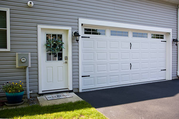 24/7 Emergency Garage Door Panel Replacement experts in Rock County County, MN
